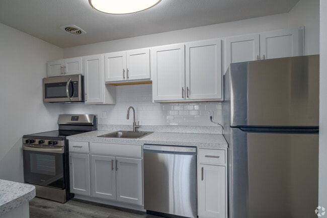 Photo - Foxtail Glen on White Pond