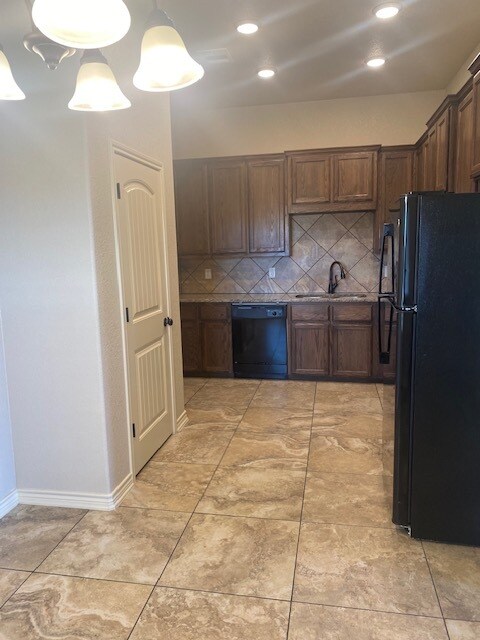 Photo - 3209 Lineage Loop