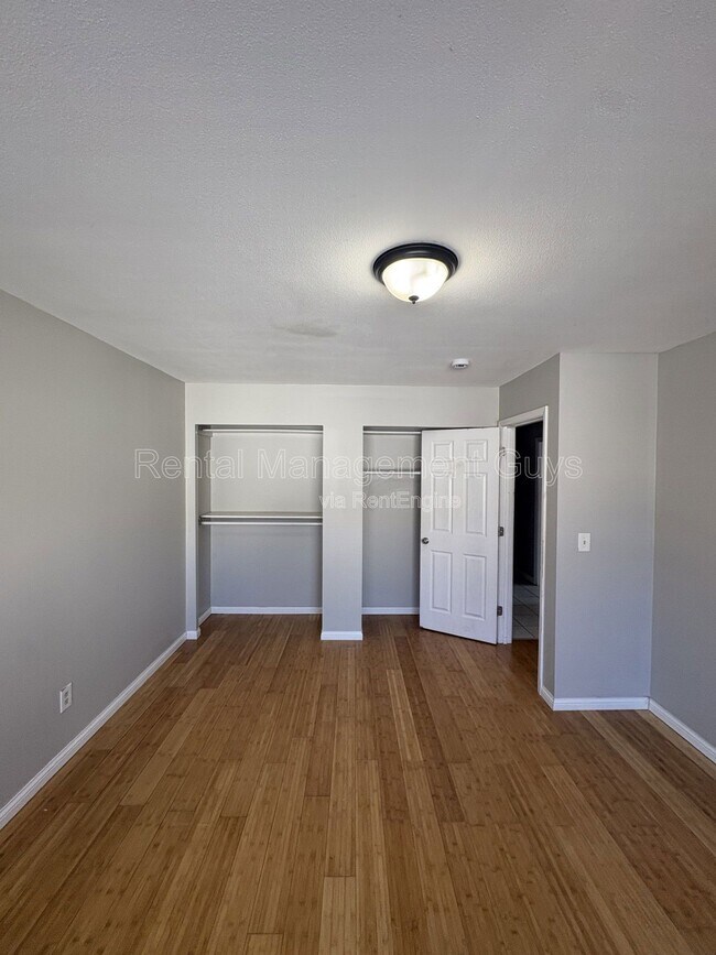 Photo - 3521 12th Ave S Unidad 8