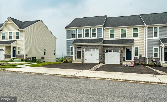 Building Photo - 208 Chase Dr