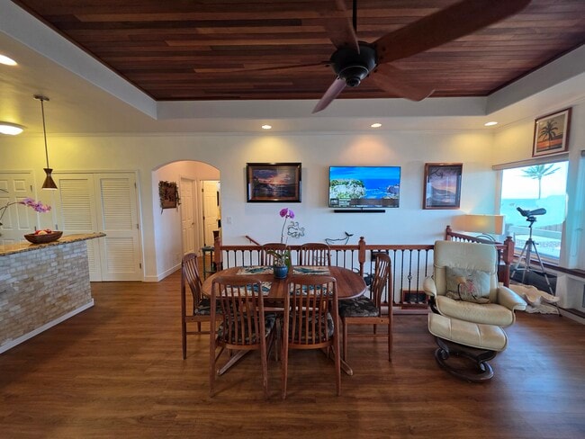 Photo - 1367 Kakae Pl