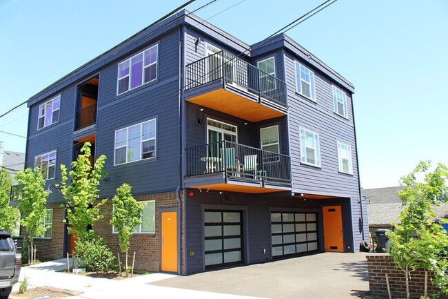 Photo - 1906 SE Tacoma St Unit 8118-B