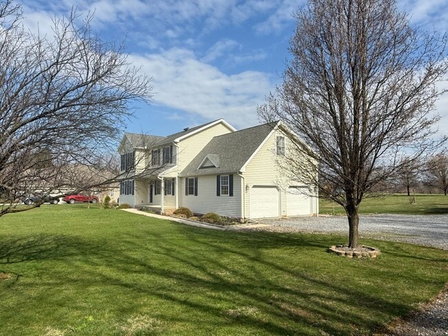 Photo - For Rent 3 bed / 2.5 bathrooms | attached 2 car-garage plus detached 2 car-garage on a 1.52-acre ...