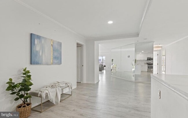 Building Photo - 250 S President St Unit 600 Rental