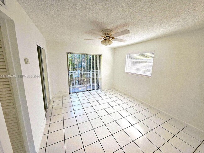 Photo - 1610 NW N River Dr Unit 305