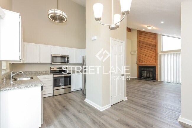 Photo - Charming 4 bedroom home in Aurora!