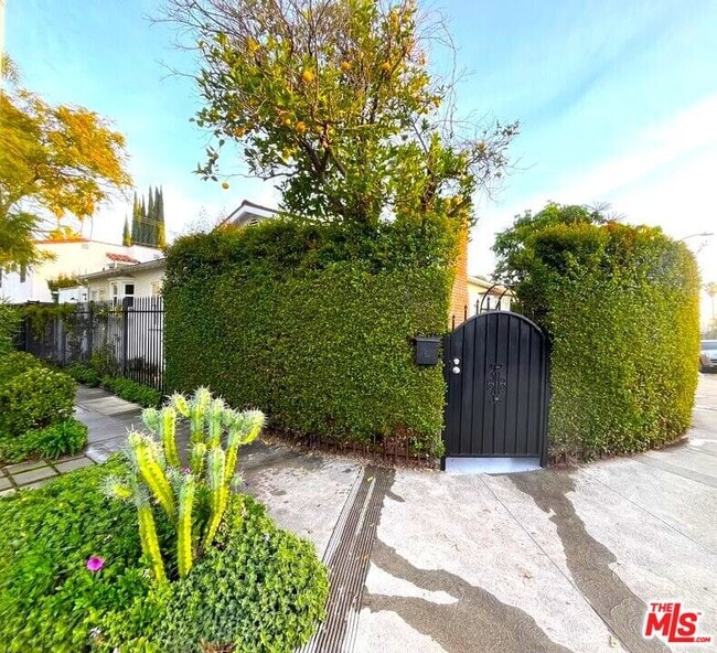 Photo - 958 N Vista St