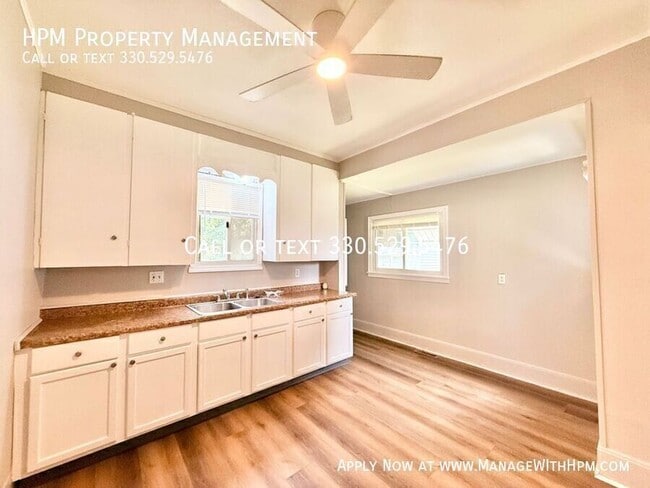 Photo - 2202 Brownlee Ave NE