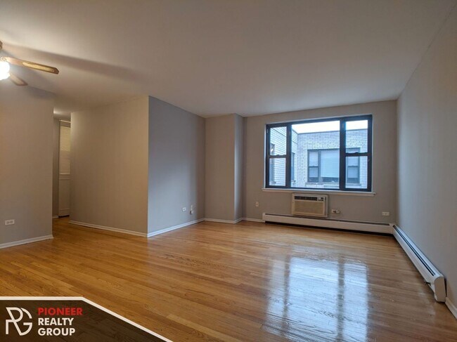 Photo - 525 W Oakdale Ave Unidad 319