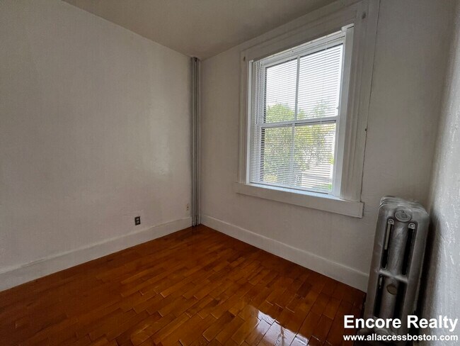 Photo - 4 Adella Pl Unit 1