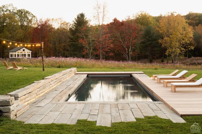 Photo - 40 Hellbrook Ln