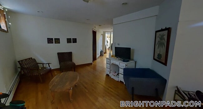 Building Photo - 1422 Commonwealth Ave