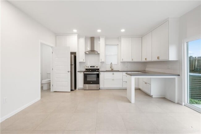 Photo - 15 Nassau St