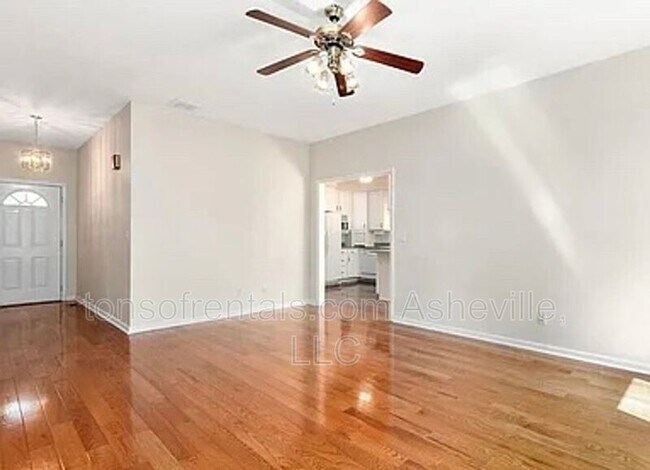 Photo - 180 Kingfisher Ln