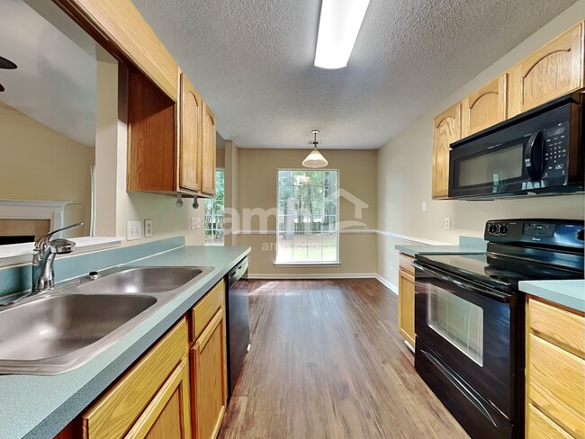 Photo - 388 Shady Oak Cir