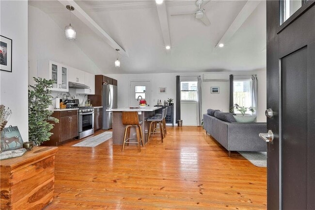 Building Photo - 2037 Lively Ridge Rd NE