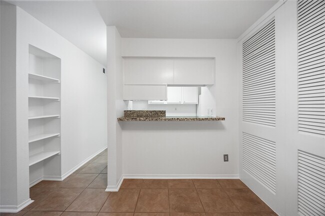 3131 Cummins St Unit 3