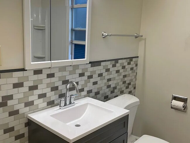 Photo - 1022 N Menard Ave Unit 2