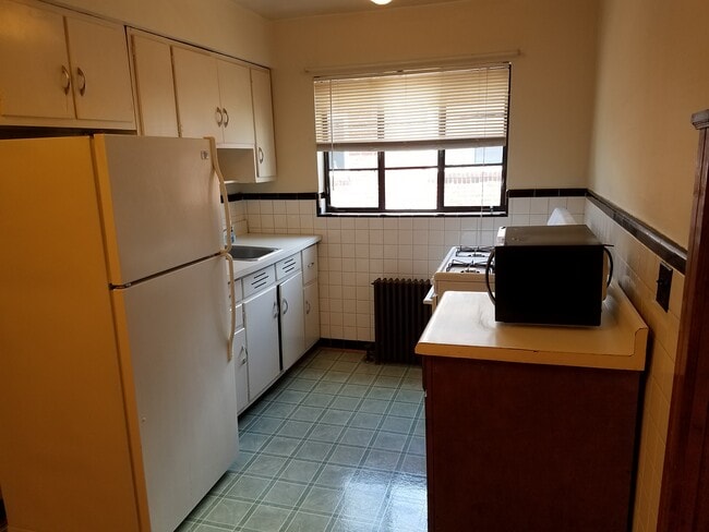 Photo - 4542 Linden Ave Unit #4