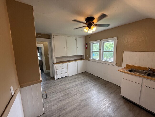 522 W 23rd St Unit Up