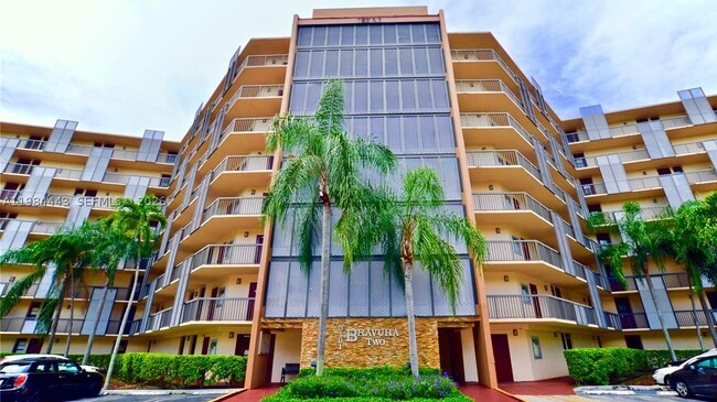 Building Photo - 3301 N Country Club Dr Unit 804
