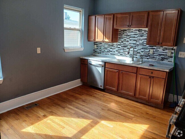 Building Photo - 357 Bowdoin St Unit 1 Rental