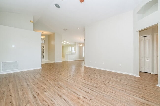 9339 Hidden Water Cir