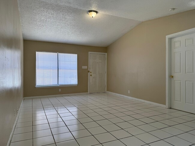 Photo - 7724 Winsford Dr