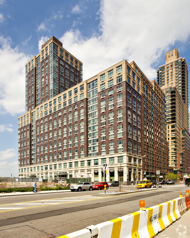 33 West End Avenue Apartments - 33 West End Ave Apartments