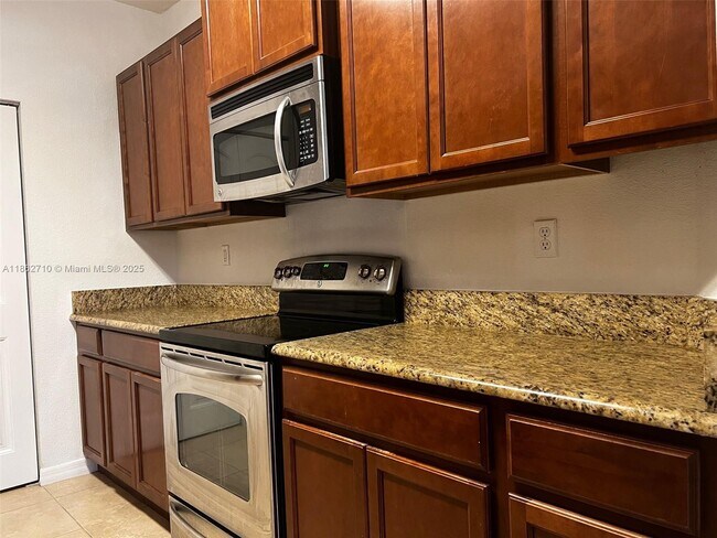 Photo - 608 NE 33rd Terrace