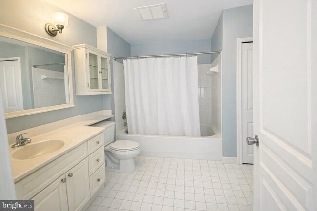 Photo - 5575 Seminary Rd Unit 103