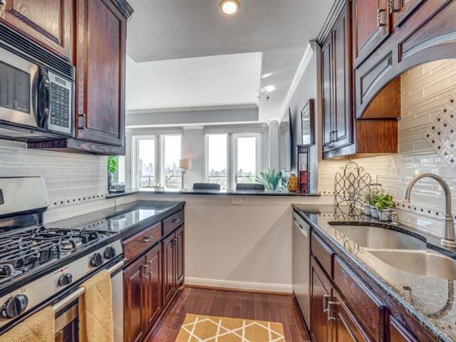 Photo - 4611 Travis St Unidad 1406A Rental