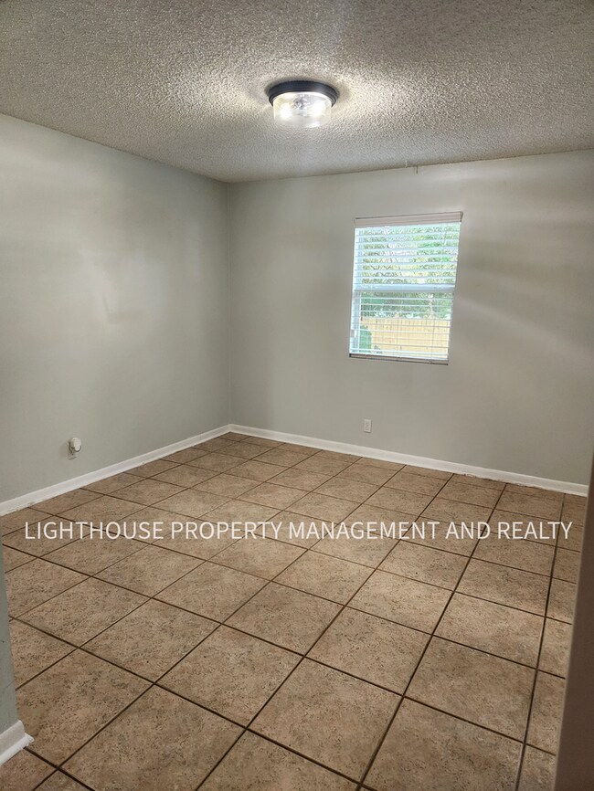 Photo - Beautifully Updated 3/2 One Mile from Beach!