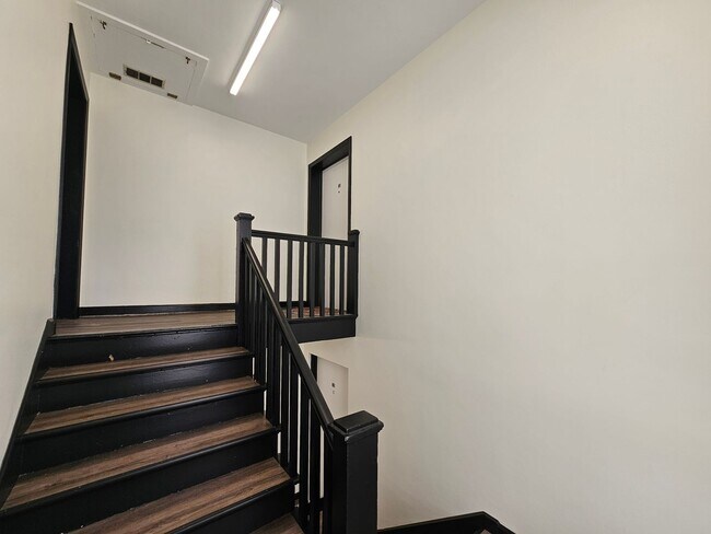 Photo - 306-306 E 19th St Unidad 302 E 19th St -  3B