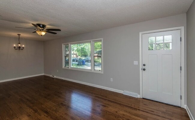 Photo - 6308 Brandt St