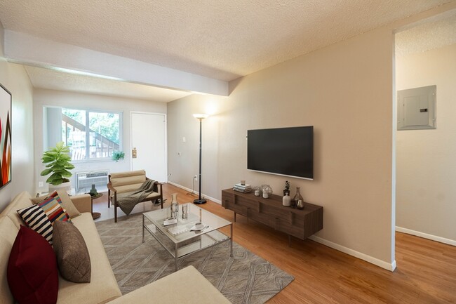 Photo - 1305 Estes St Condo Unit 19