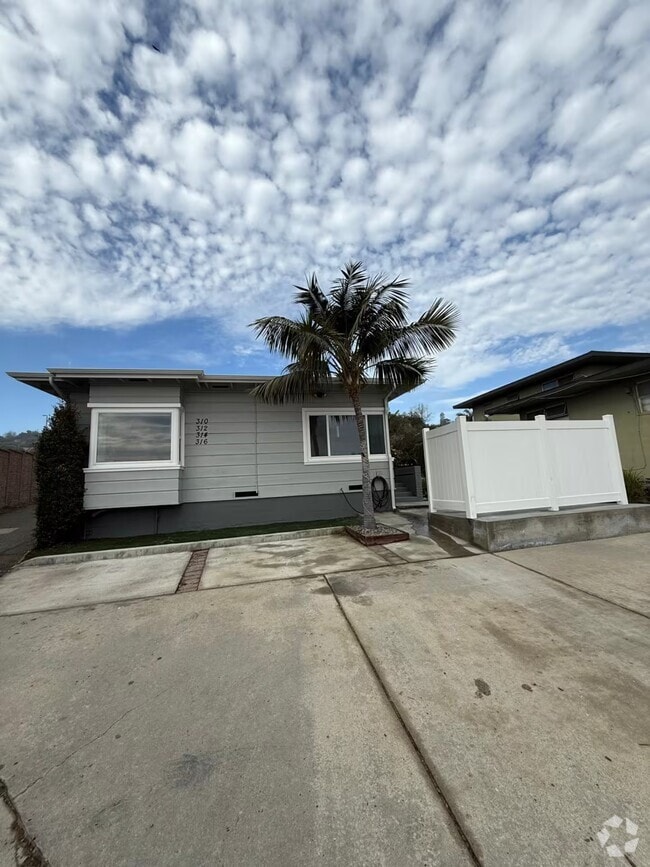 Building Photo - 312 Rosecrans St Unit 312 Rental
