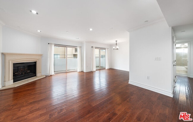 Photo - 1621 Barry Ave Unit 203