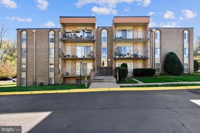 Photo - 11907 Parklawn Dr Apartamento Unidad 204