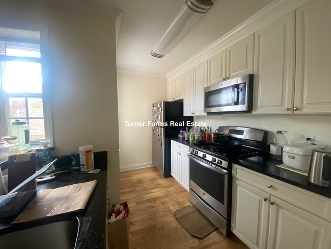 Building Photo - 51 Langdon St Unit 7