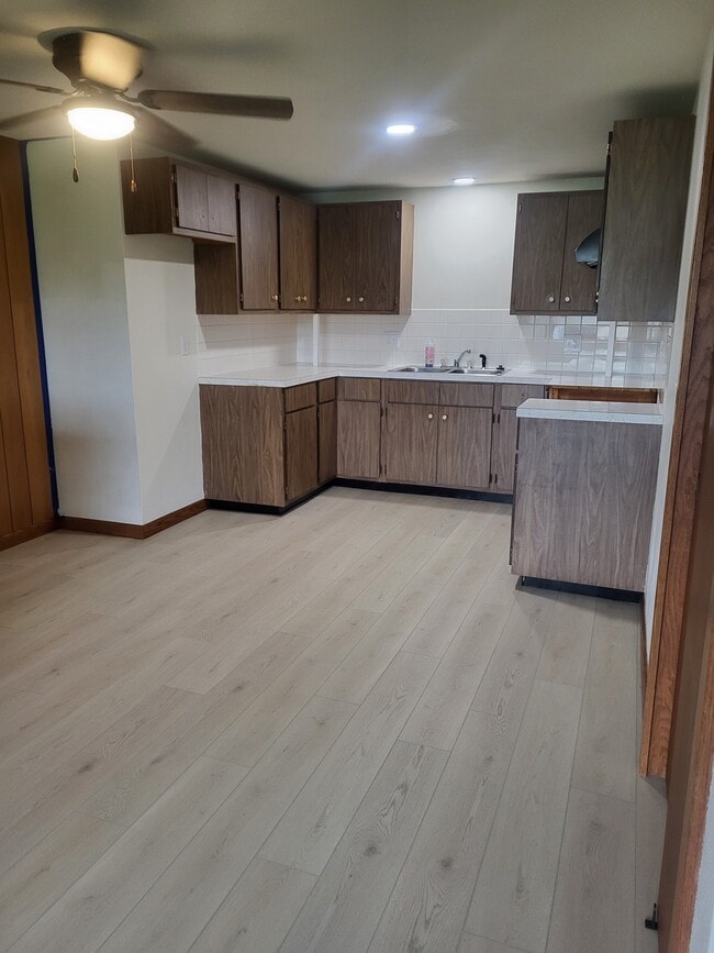 Building Photo - 941 Buena Vista Dr Unit #D