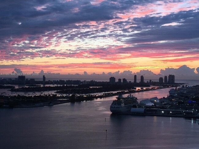 Building Photo - 888 Biscayne Blvd Unit 2709