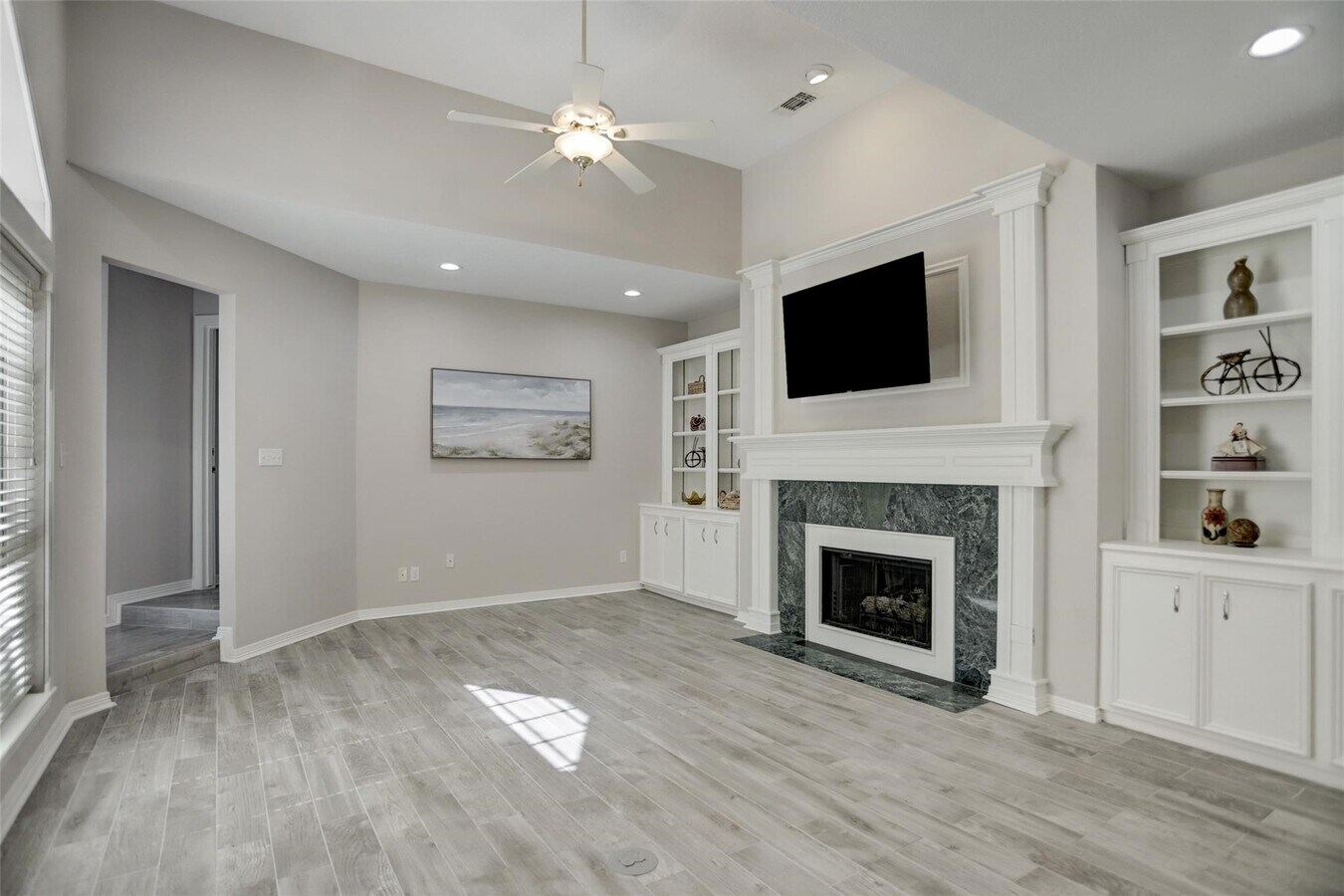 Photo - 112 Harbour Town Dr