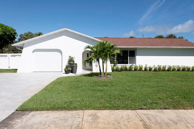 Photo - 2289 Windsor Rd