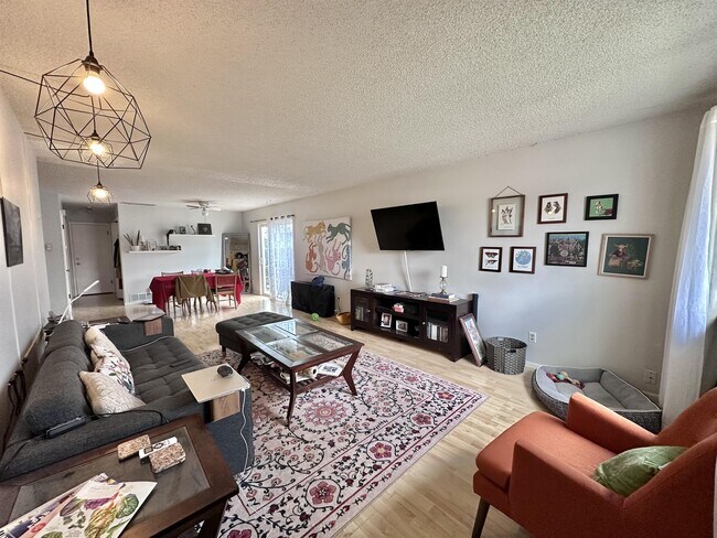 Photo - 4107 Hayes Cir