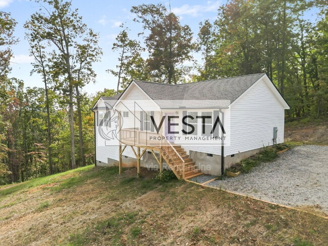 Photo - 474 Hague Dr