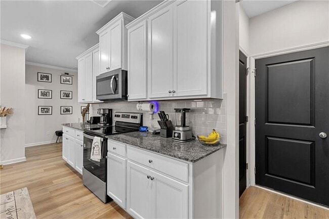 Photo - 715 River Gdns Dr