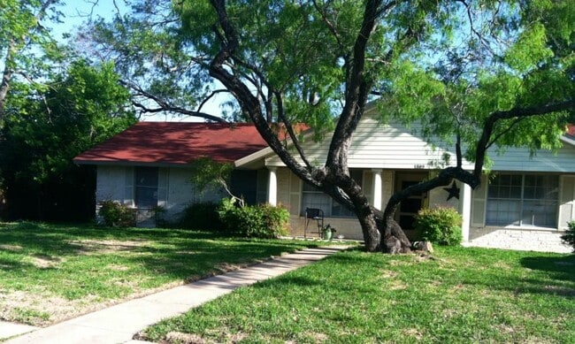 Photo - 1809 Rogge Ln Casa