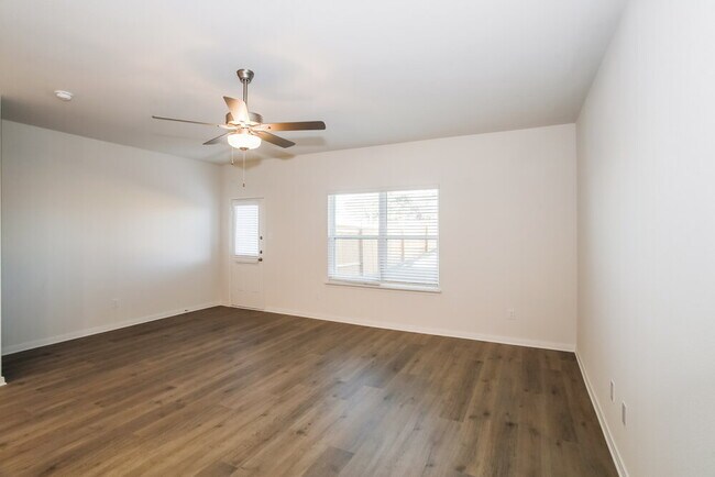 Photo - 204 Marsh Ln