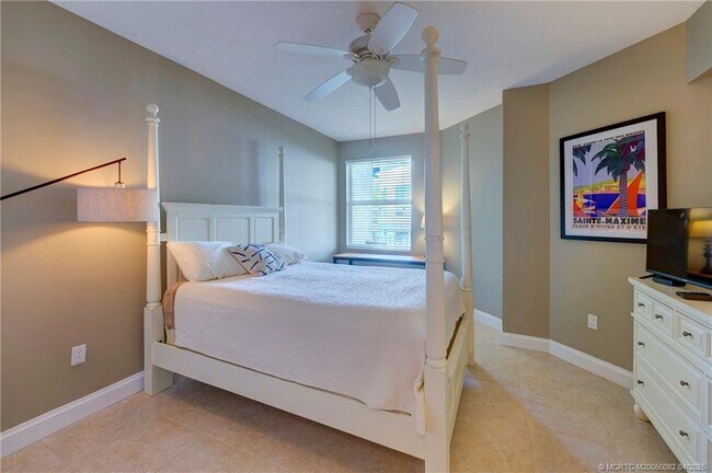 Building Photo - 975 NW Flagler Ave Unit 306 Rental